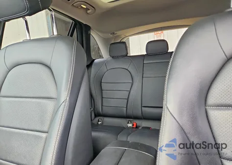 2016 Mercedes-Benz Glc 300 z USA, uszkodzony, nr VIN WDC0G4JB2GF082575